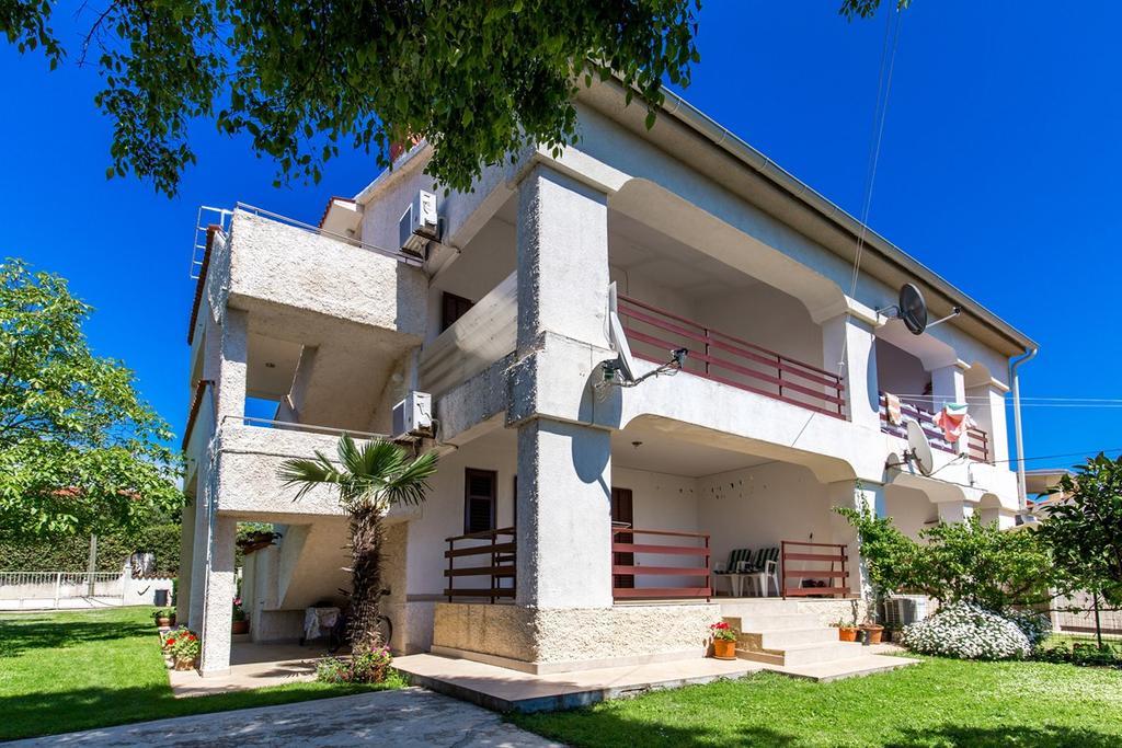 Apartments Milka Medulin Exterior foto